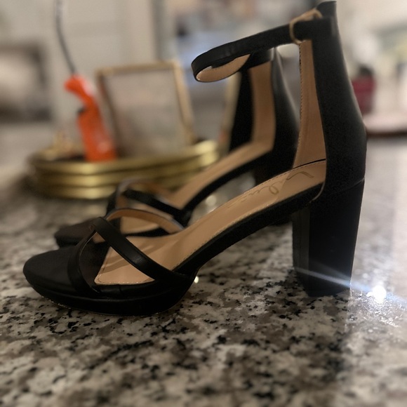 Open toe ankle strap heels - Picture 3 of 6